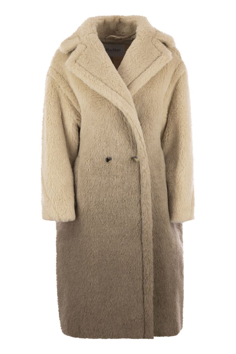 米兰风格骆驼色毛绒熊小外套，饱和阶梯色彩，蚕丝内衬