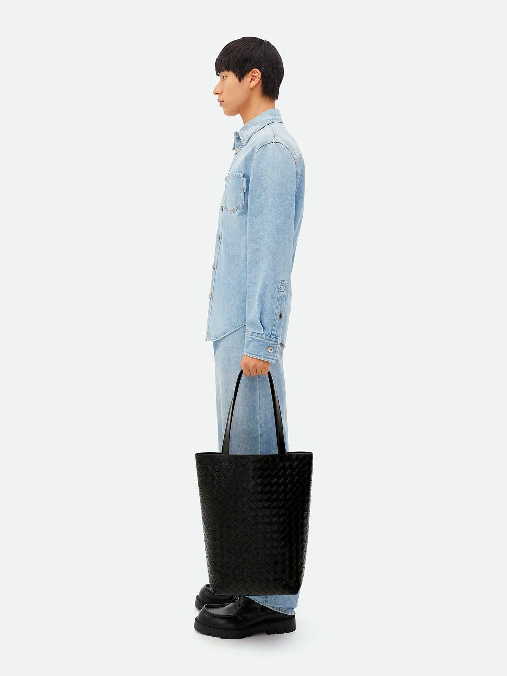 BOTTEGA VENETA Classic Intrecciato Tote Handbag for Men in Black