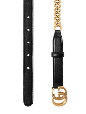 时尚的黑色皮带，配上金色链条细节和交叉的G标志