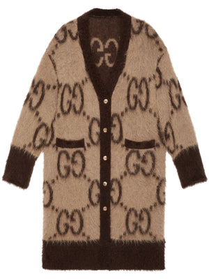 SS24时尚焦点：高贵的米色羊毛开衫，附带莫哈尔刷毛效果和经典GG箱格提花，女士专属