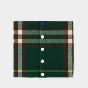 BURBERRY Luxurious Green Cashmere Snood Scarf for SS24