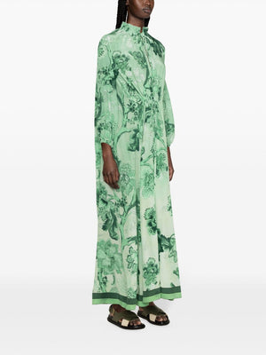 绿色花卉V领丝质连衣裙，翻领和束腰设计