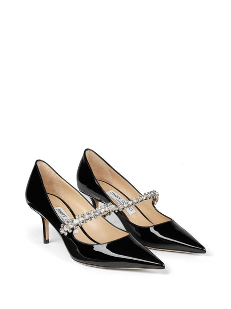 简约高贵：女士黑色钻石点缀的软皮高跟鞋