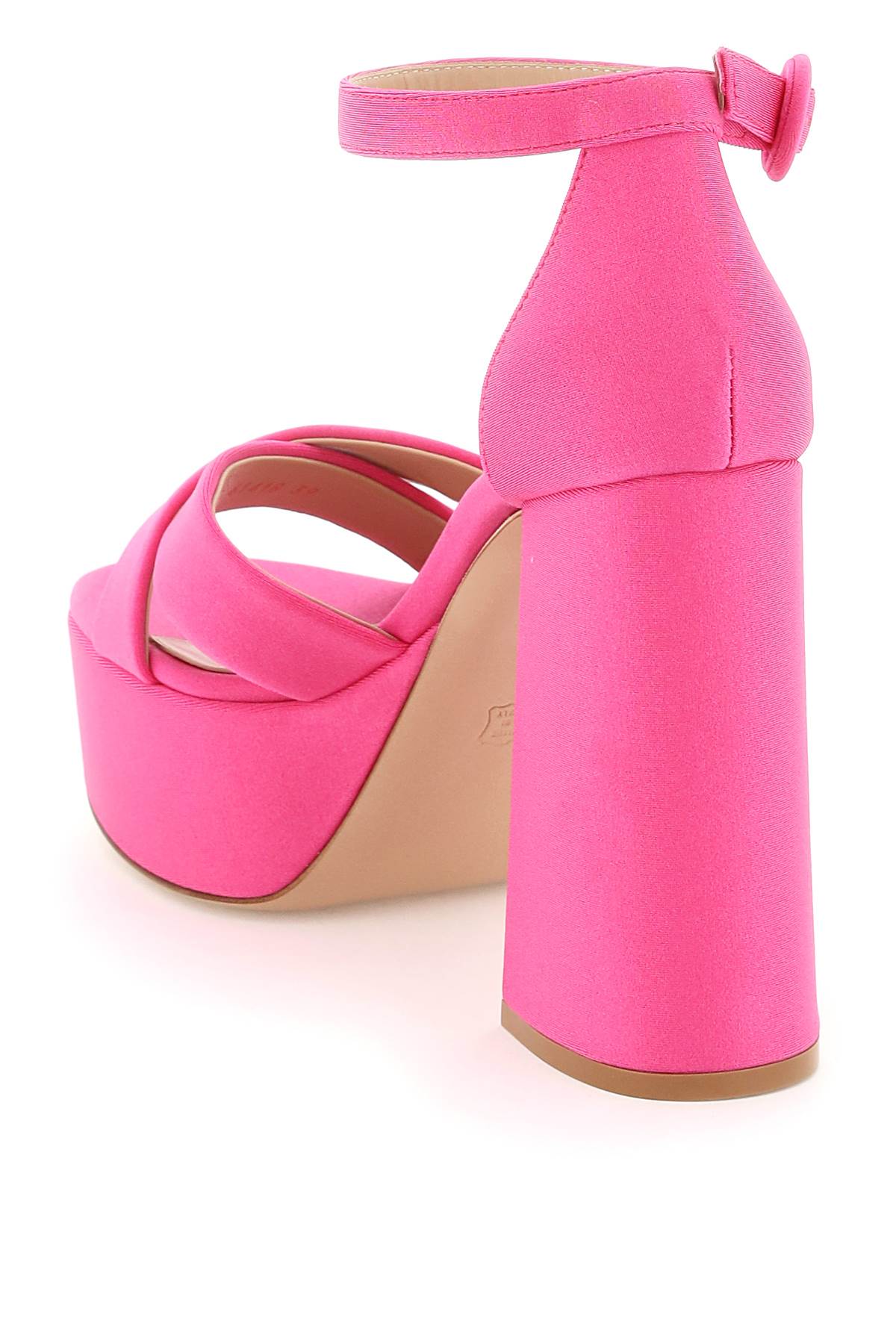 高跟粉红色布凉鞋，可调节脚踝带