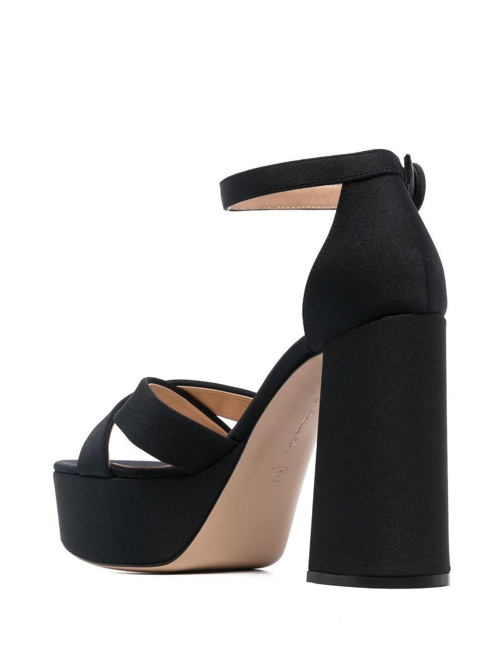 时尚黑色女士厚底凉鞋- SS23系列