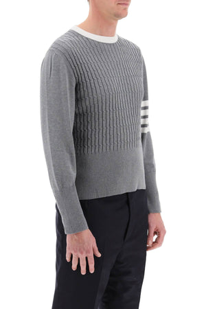 男士灰色棉针织毛衣，带有4条条纹针织细节和婴儿平织图案