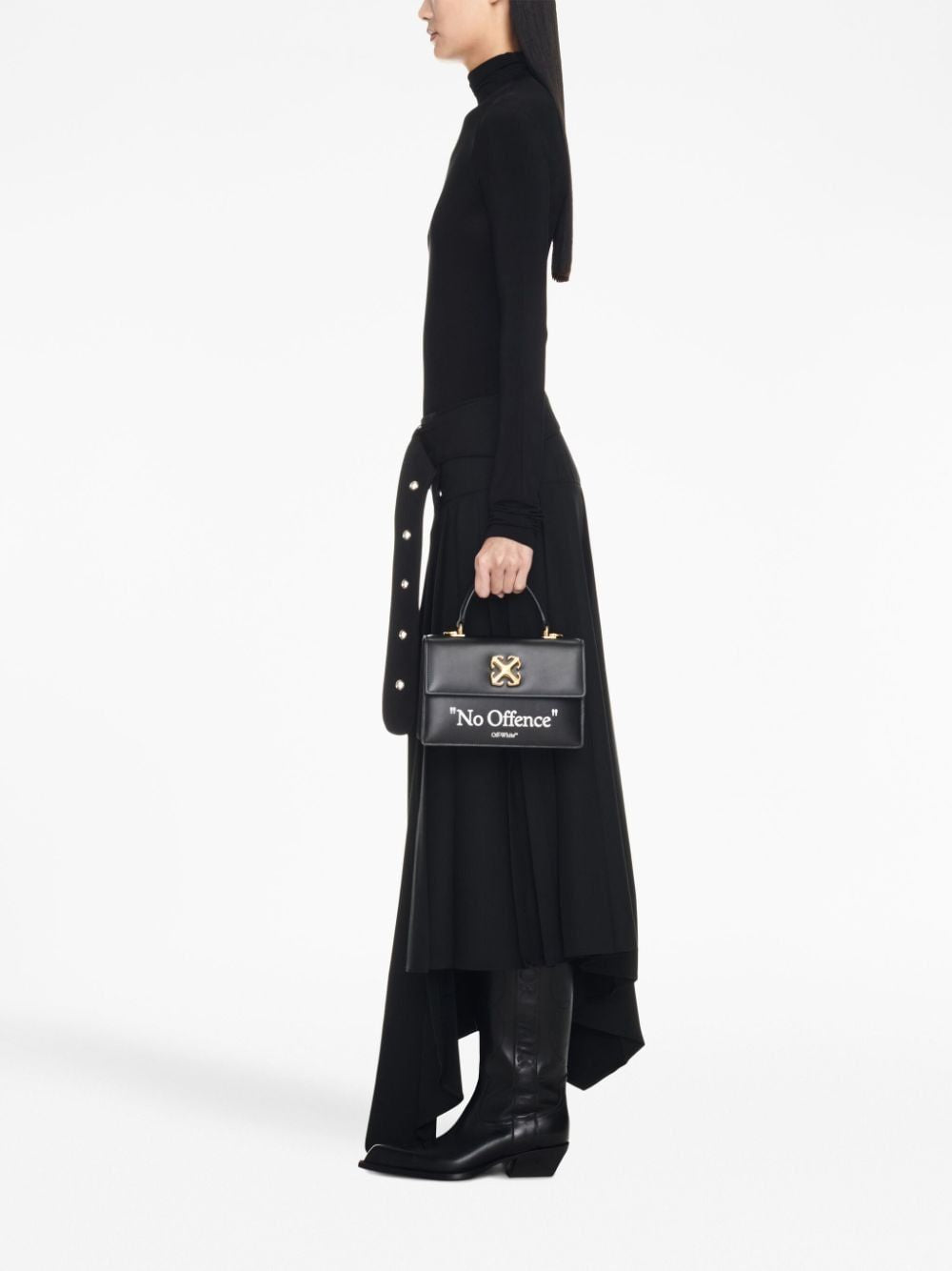 时尚女士的必备单品：经典黑色皮革手提包