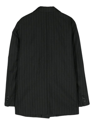 黑色细条纹单排扣西装外套