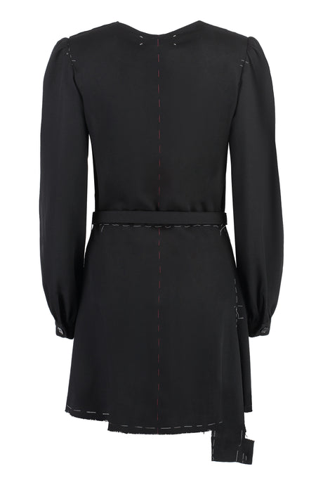 黑色羊毛连体裙连衣裙，女式装有装饰性刺绣和对比色领子
