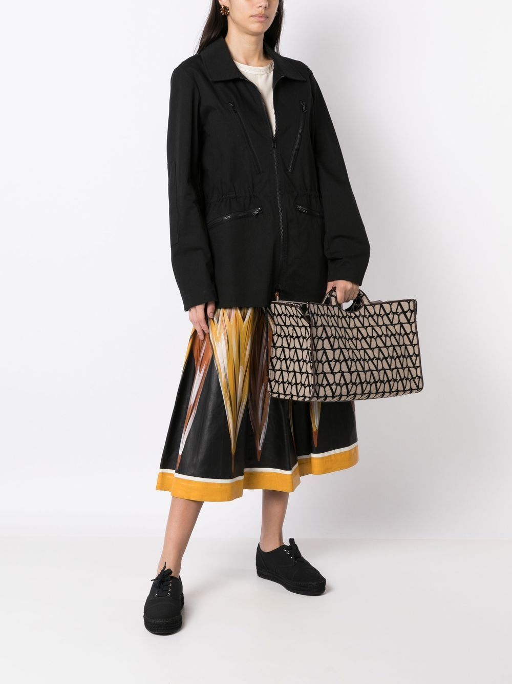VALENTINO GARAVANI Luxurious LE TROISIEME Tote Handbag in NATURALE/NERO/FONDANT for Women