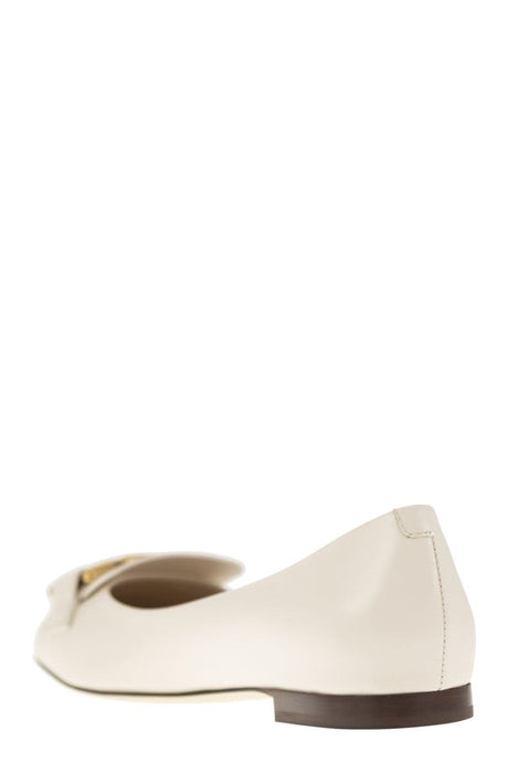 TOD'S White Leather Ballerinas with Metal Chain Detail